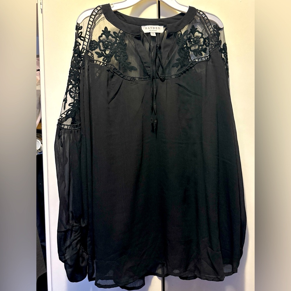 Black tunic type top